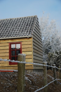 De gevelbekleding is aangebracht 1111 (104)